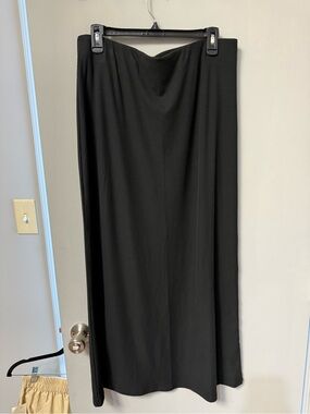 a new day Black Maxi Skirt - Streamlined Ribbed Design